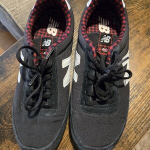 Women's Size 9 - New Balance 410 Black